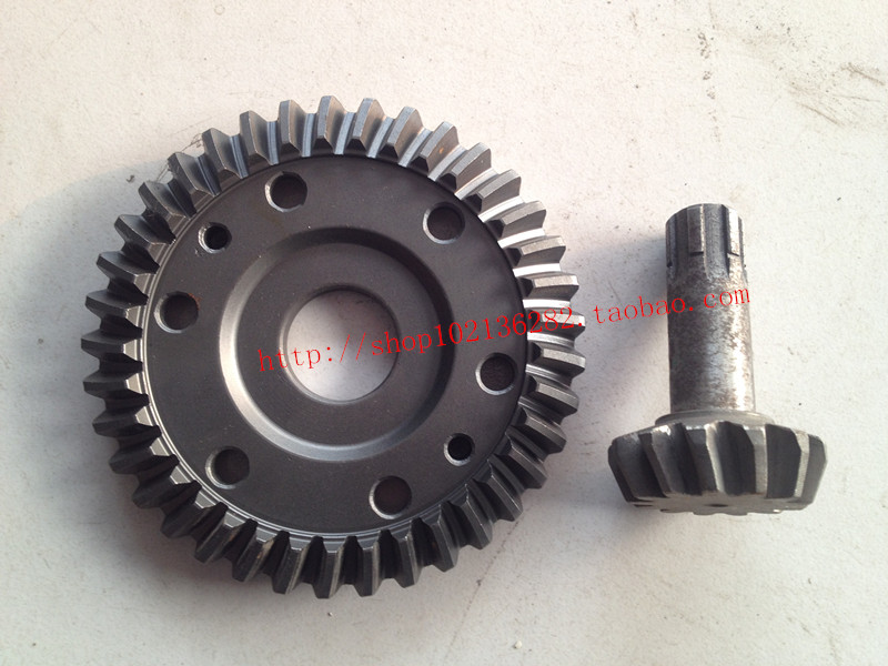 Tricycle three-wheeled locomotive parts Changan rear axle half-gear afterburner 13:37 low-speed durable basin angle gear