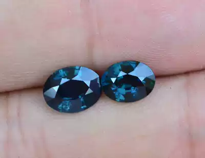 Natural Sapphire bare stone vvs grade blue-green fire without burning special certificate