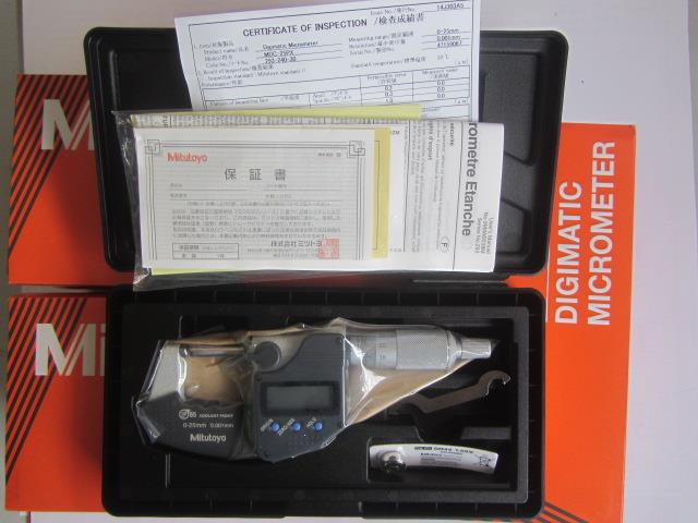 Japan's Sanfeng waterproof digital display micrometer with data output 293-232 50-75 * 0001m m