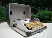 Imported Japanese brother typewriter antique typewriter old typewriter good collection of decorations