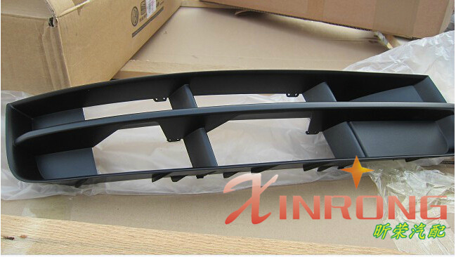 Audi Q7 front fog light frame fog lamp shade lever light frame lever net under the net new model old model 07-15 years
