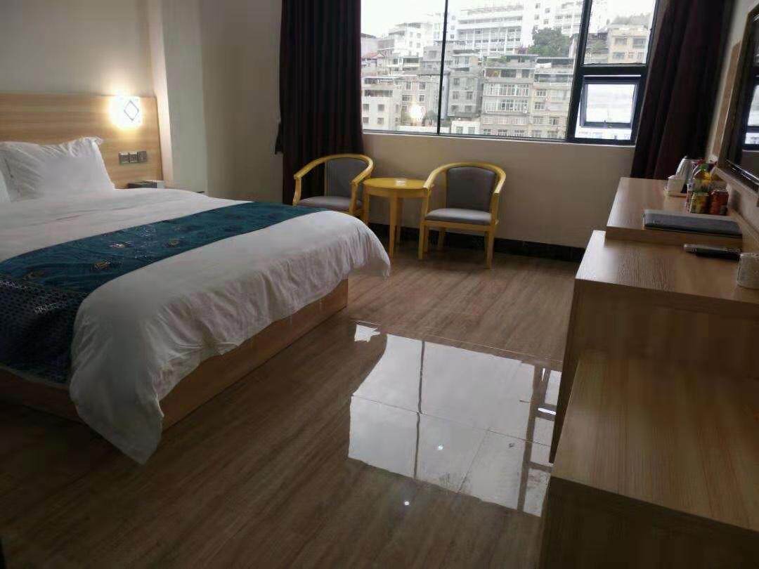 Xilin Chengyi Convenience Hotel Deluxe King Room
