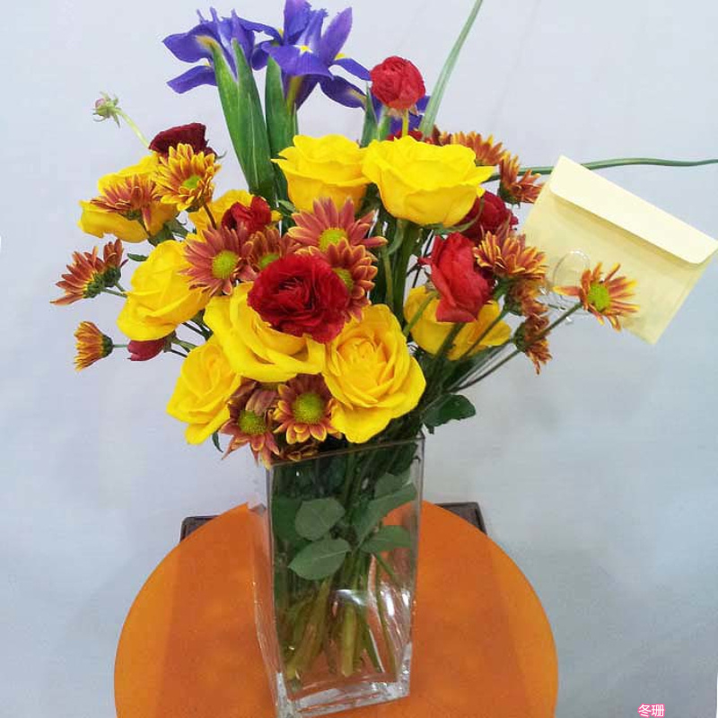 客户生日祝福黄玫瑰雏菊花瓶插花送花莆田漳州泉州营口鲜花店速递