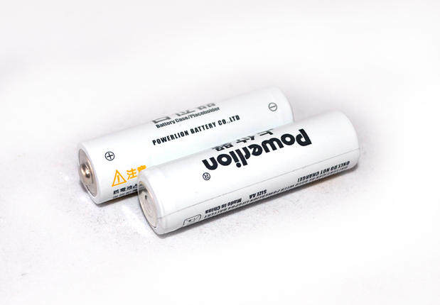 Lishi Lithium Iron Phosphate 14500 supporting the use of No. 5 battery cartridges, place holders, fake No. 5 batteries