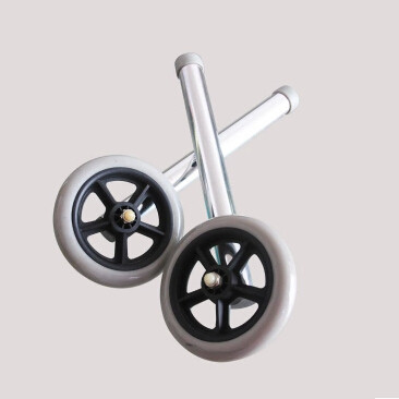 The elderly walker's walker caster wheel implements the wheel