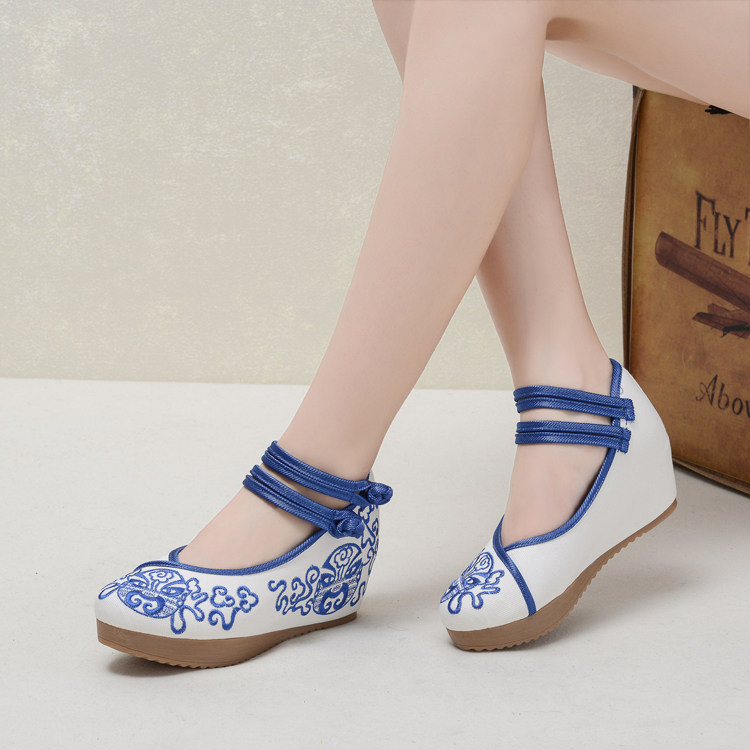 2020 spring old Beijing cloth shoes embroidered shoes women's shoes inner heightened single shoes ethnic style casual cloth shoes