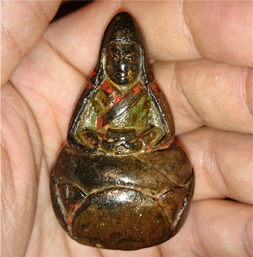 (this first Buddha) The Tibetan Ancient Monastery is passed down to the General Collector Of Sacred Objects, with the Buddha Zucchinmadol.