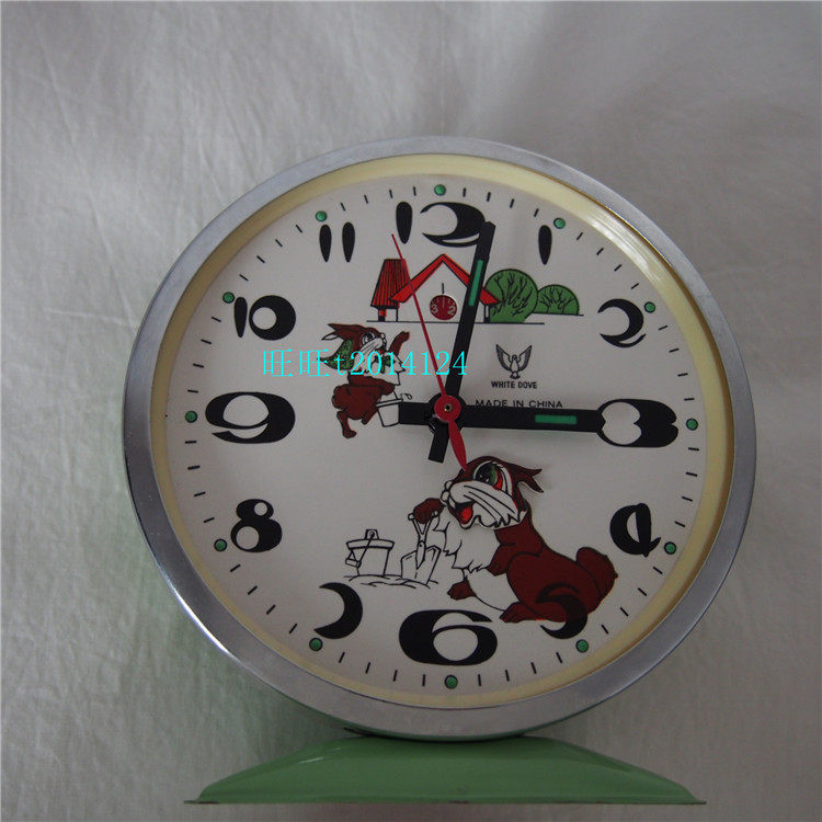 White Pigeon brand copper movement mechanical alarm clock nostalgic collection horseshoe watch big rabbit head will move