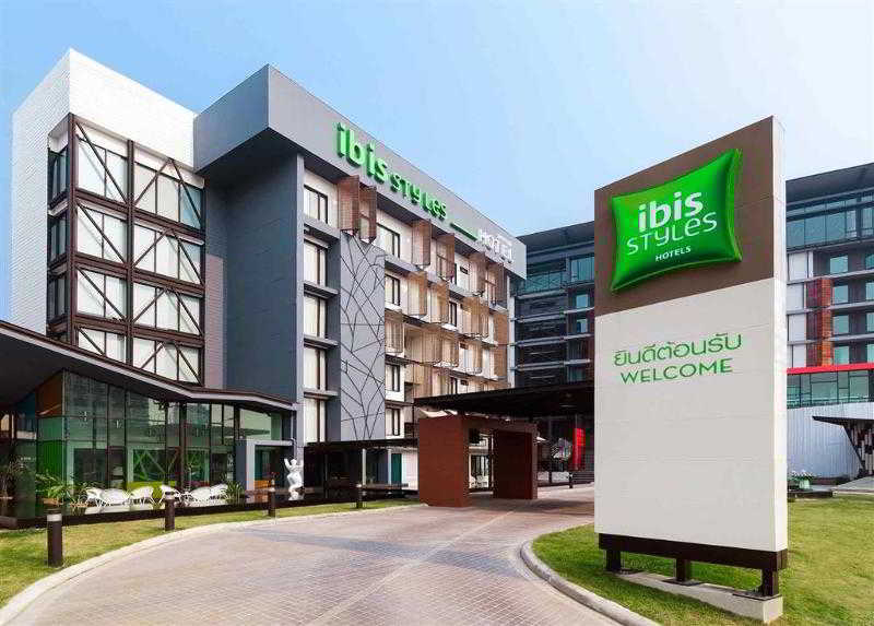 ibis Styles Chiang Mai Senior double bed room