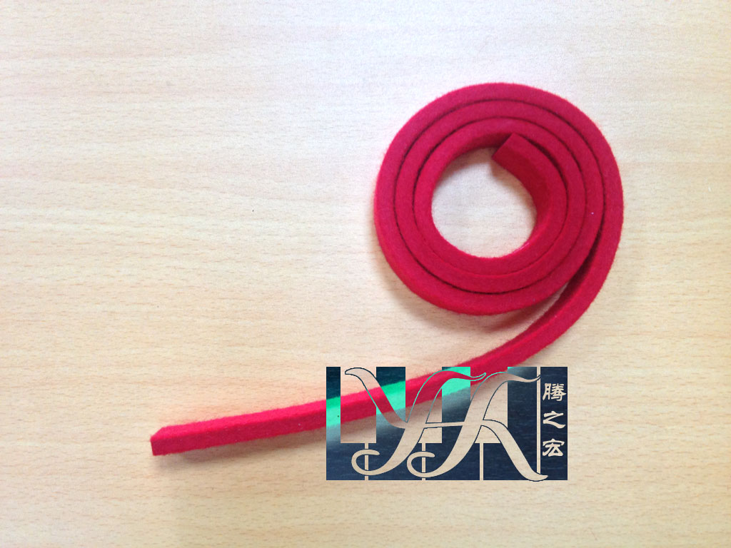 Original Loaded Import Triangle of red felt GP Stringing fält