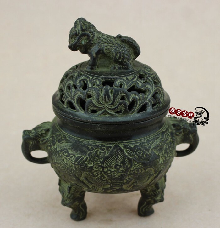 Antique copper - pure copper - life lion dish dish furnace Antique made old Daming Xuan De incense decoration gift