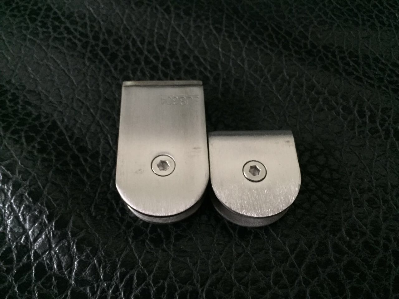 304 201 stainless steel 0 degree extended glass clip Hardware accessories Glass fixing clip Round partition code layer plate