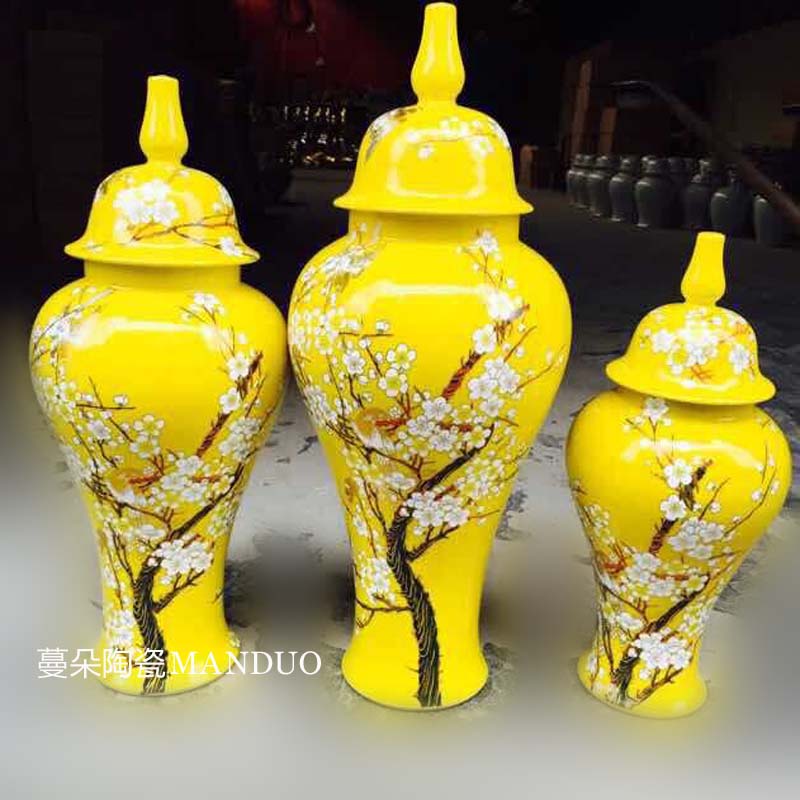 Jingdezhen in yellow name plum flower general plating tank yellow white name plum flower general porcelain decoration avant - garde general pot