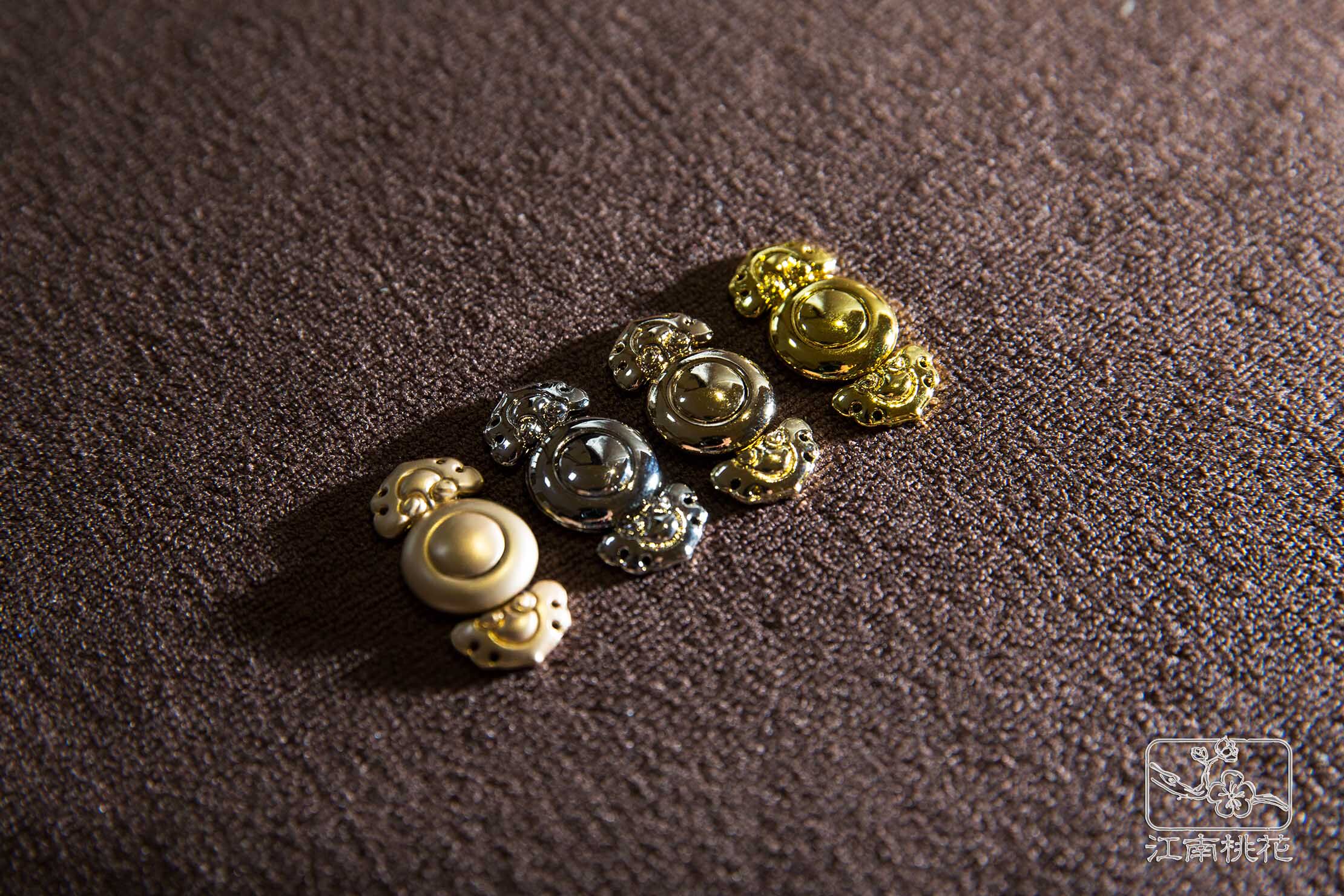 (Ruyi Yuntou) King Liangzhuang tomb section restoration section Hanfu accessories Mother and child buckle Metal buckle button