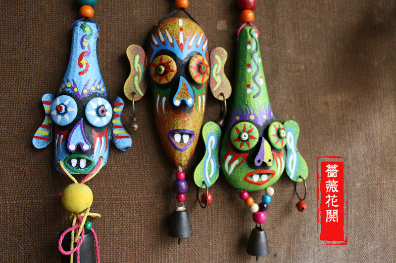 Yunnan East Baton Wind Suzuki Man Bar Wine Bar Dining Room Personality Decorative Swing Accessories hanging decoration Painted Handicrafts