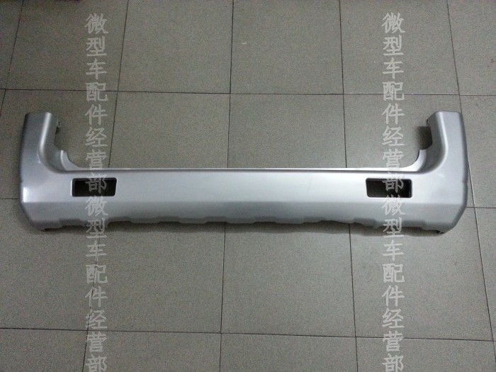Suitable for Wuling Zhiguang Yangguang 6371 05 rear bumper 05 rear bumper surrounded by rear bumper