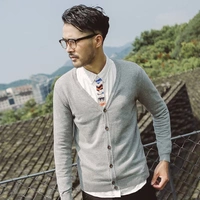 Áo len retro Nhật Bản áo len nam cardigan mỏng phần rắn màu áo len nam văn học nhỏ tươi quần áo dòng nam - Cardigan áo len gile nam
