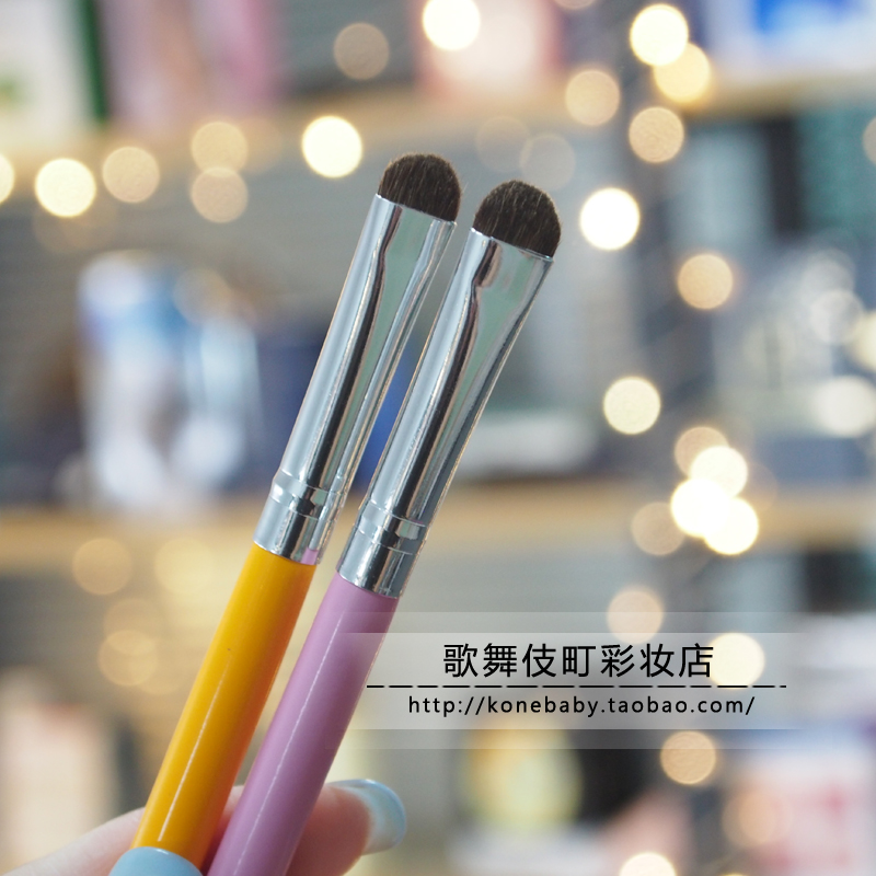 Spicy Fat Recommended Precious Young Horse Short Hair Makeup Brush Halo EyeLiner Brush Pick Eye Tail Pressure EyeLiner Smoke Eye Shadow Brush