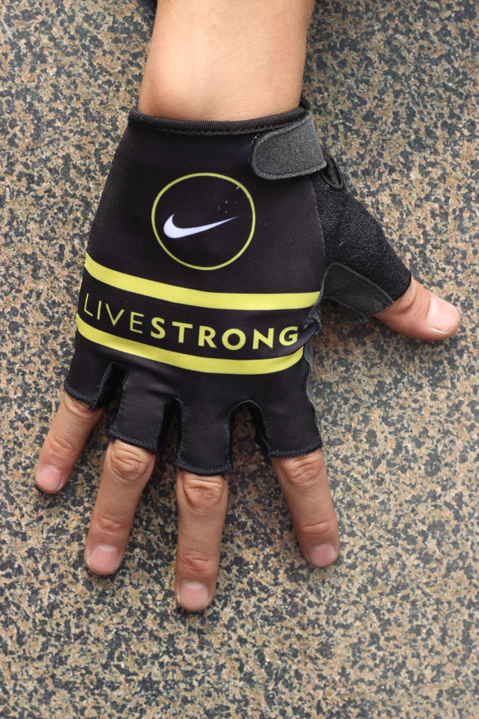(Baby Lord) 2015 Tour de France Team LIVESTRONG Cycling Half Finger Gloves