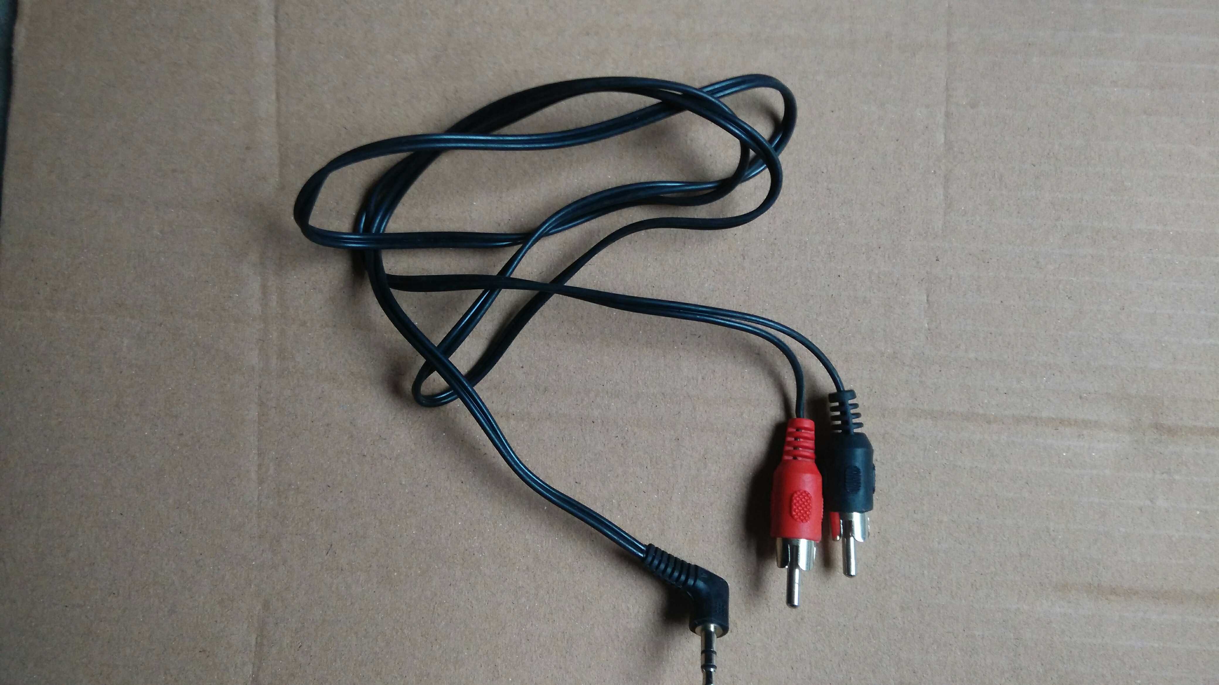 10%-2 lotus plug audio line is one meter long