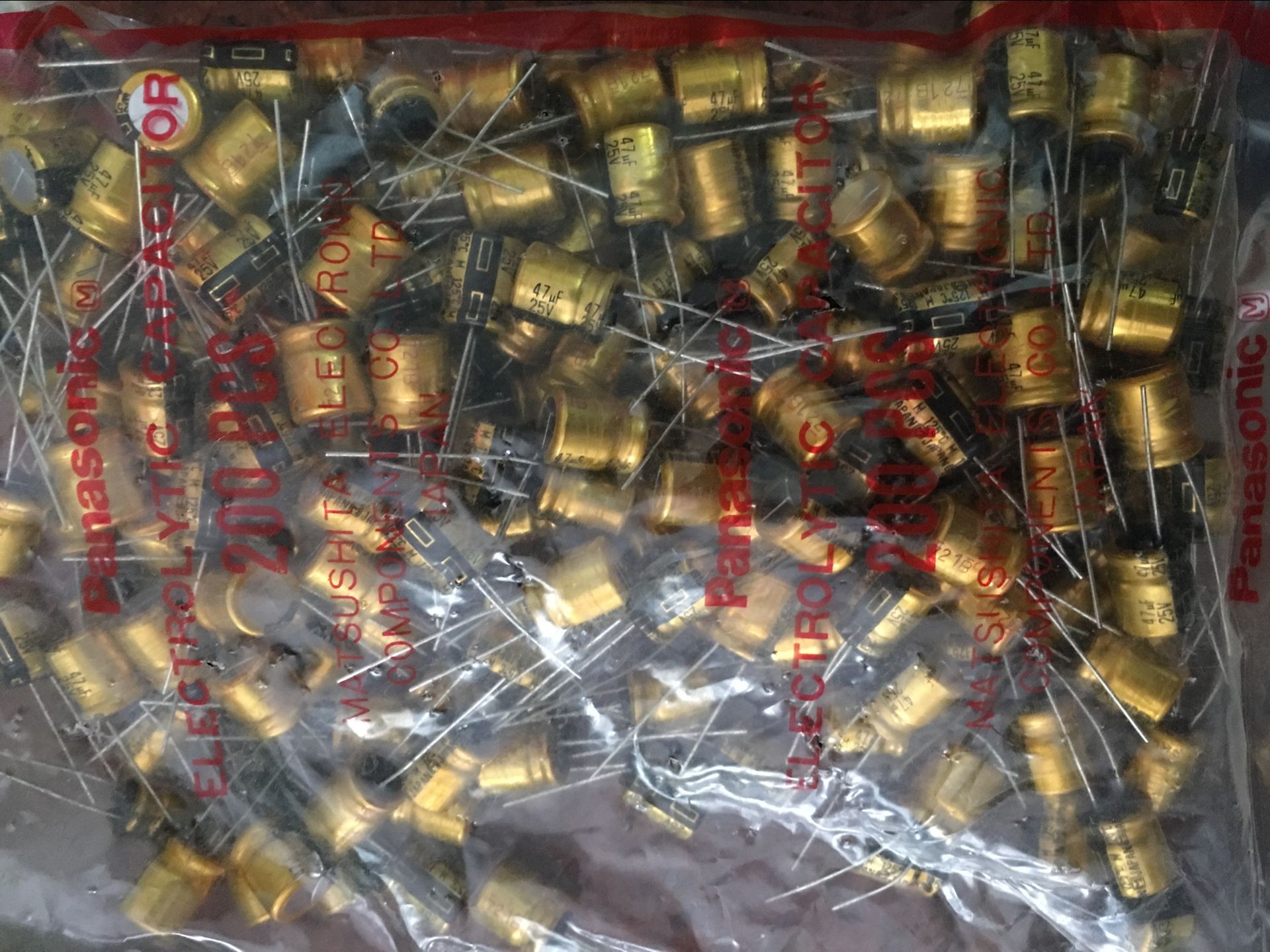 25V 47UF 10 * 12 Panasonic gold shell electrolytic capacitor only on spot price advantage
