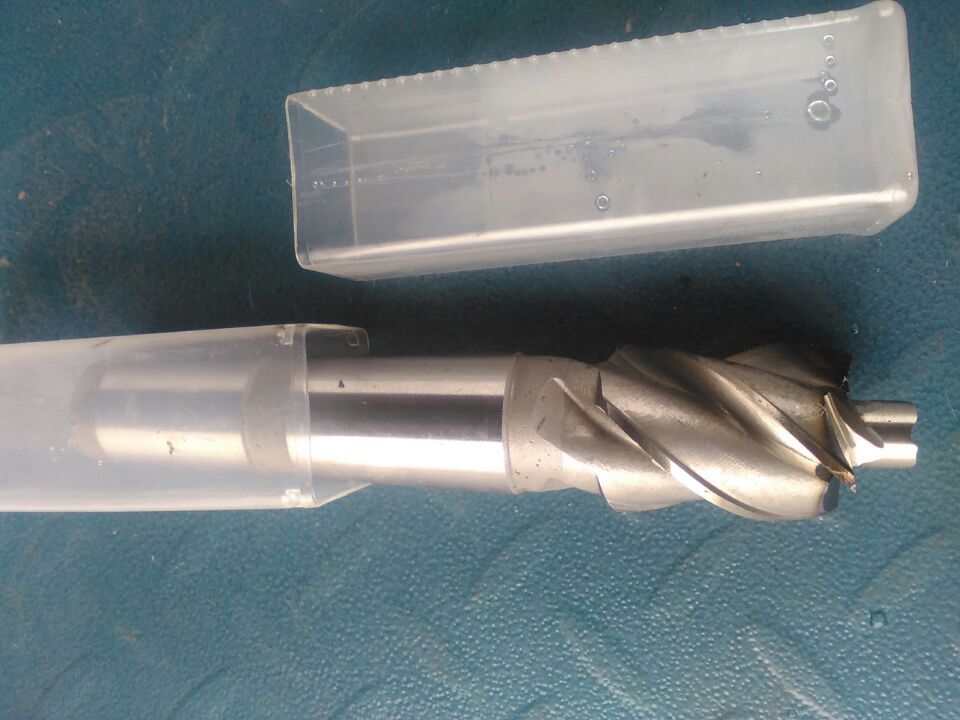 With guide column taper shank flat bottom suddenly drilled white steel positioning vertical milling straight shank countersunk head milling cutter 2-edged 3-edged four-edged cobalt-containing milling cutter