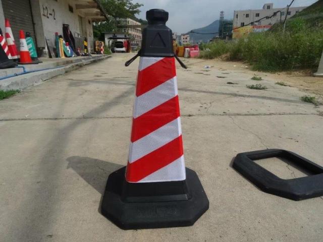 Durable Road Cone Pressure No Rot Road Cone Rubber Road Cone Barricade Cone Square Cone Traffic Facility Generous Cone Road Pile Isolation