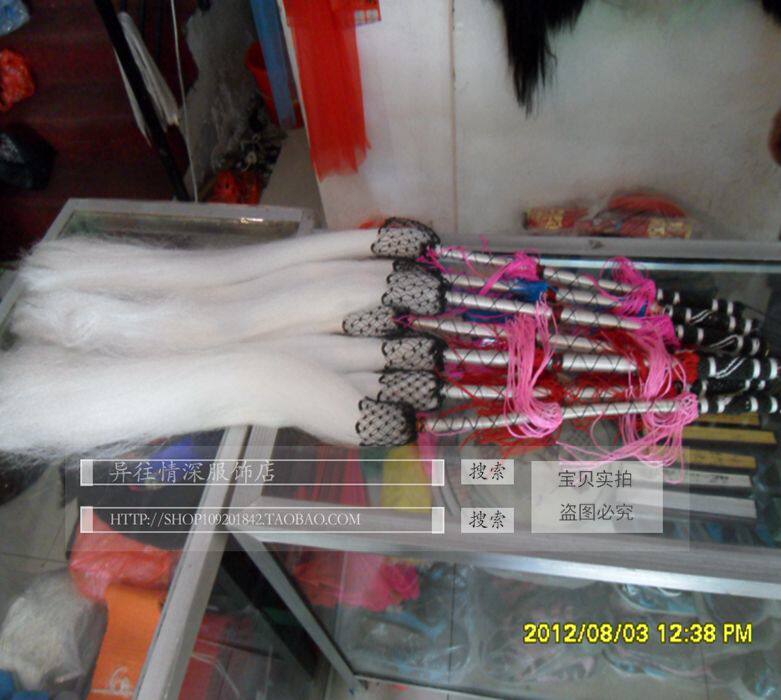 The new dust of the dust is too great to be used in the dust of the dust Taoist Tai Chi Fodust theatrical supplies Dawson Whip Stage Props.