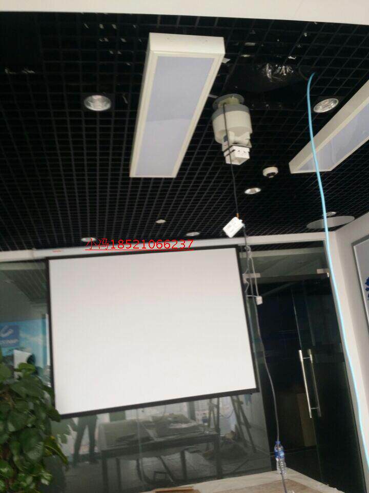 Projector Electric rotary hanger 360 degrees rotary hanger support projector 2-3 wall can be positioned at will