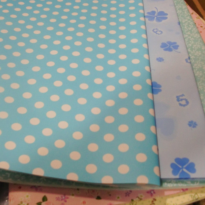 Wrapping paper to welcome the big promotion (10 up for a random handing out of the TSE counter offer)