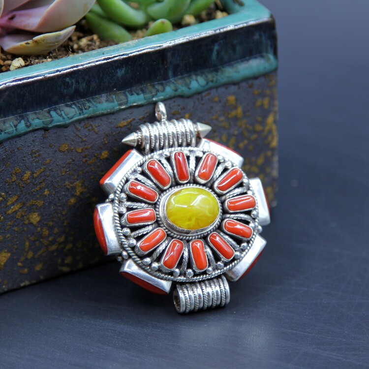 Nepal Pure Handmade Gau Box Necklace Pendant Pendant Kau Pure Silver Inlaid Original Branches Sea Redstone -A1