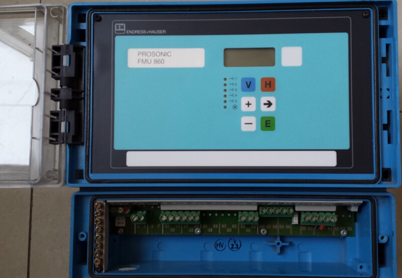 Endress Hauser FMU860-R1A1E1 ultrasonic liquidometer for delivery (physical figure) 