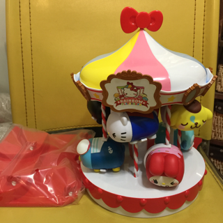 Hong Kong 7-11 SANRIO hello kitty round doll color pen display stand does not include dolls