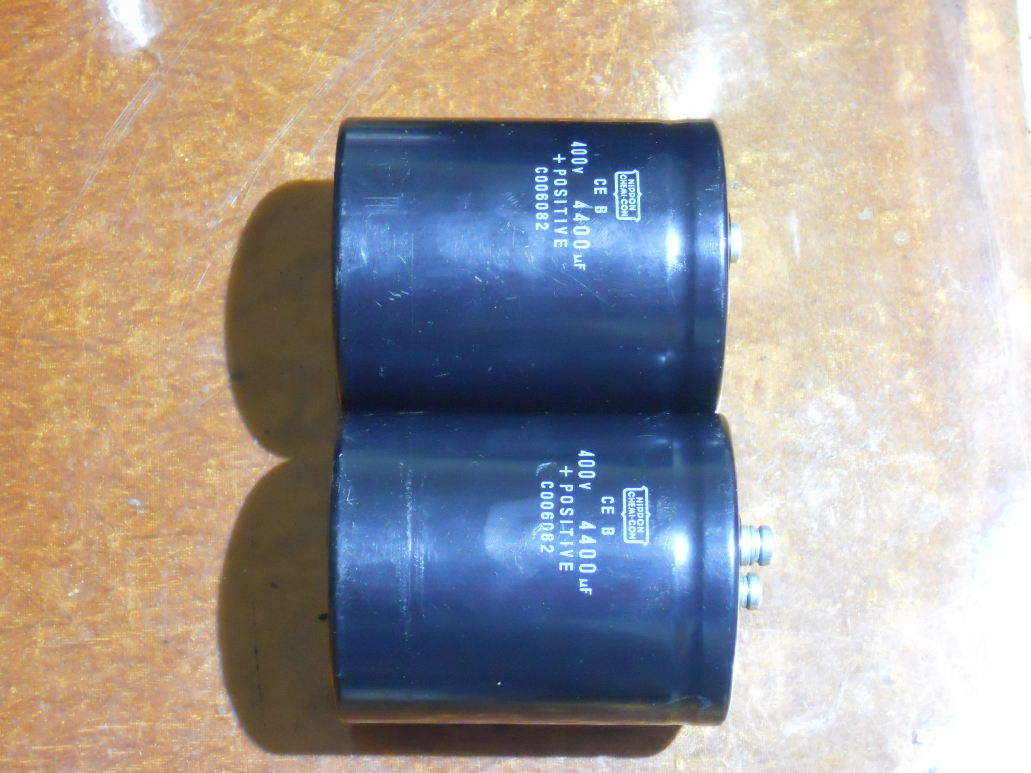 Used original Japanese imported electrolytic capacitors Japan chemical 400V 4400uf black gold