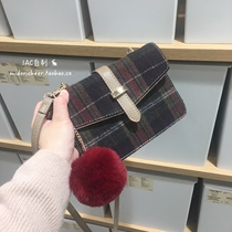 Winter limited (daily miscellaneous recommended Japanese plaid oblique cross shoulder bag)=IAC cooperation homemade