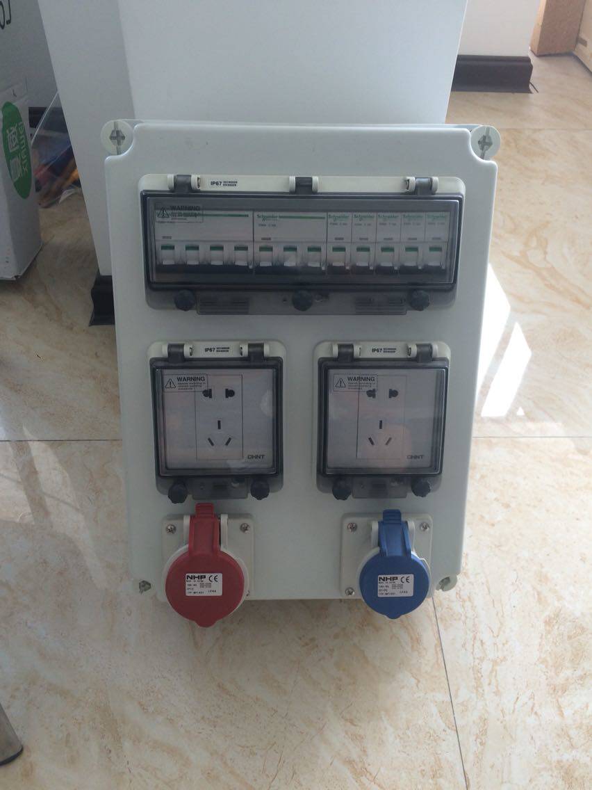 380 new V plastic waterproof distribution box three-phase five-wire power supply inspection box dust-proof and anti-corrosion socket box IP65
