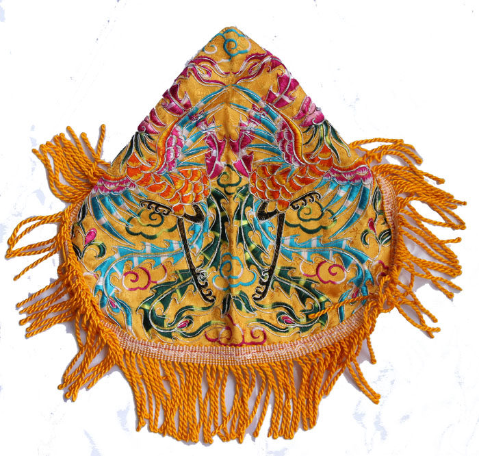 Taoist Tiangong embroidered Taiwan Double Fengfeng hat in the sky The Virgin notes the son of a mother, and she is embroidered with a god.