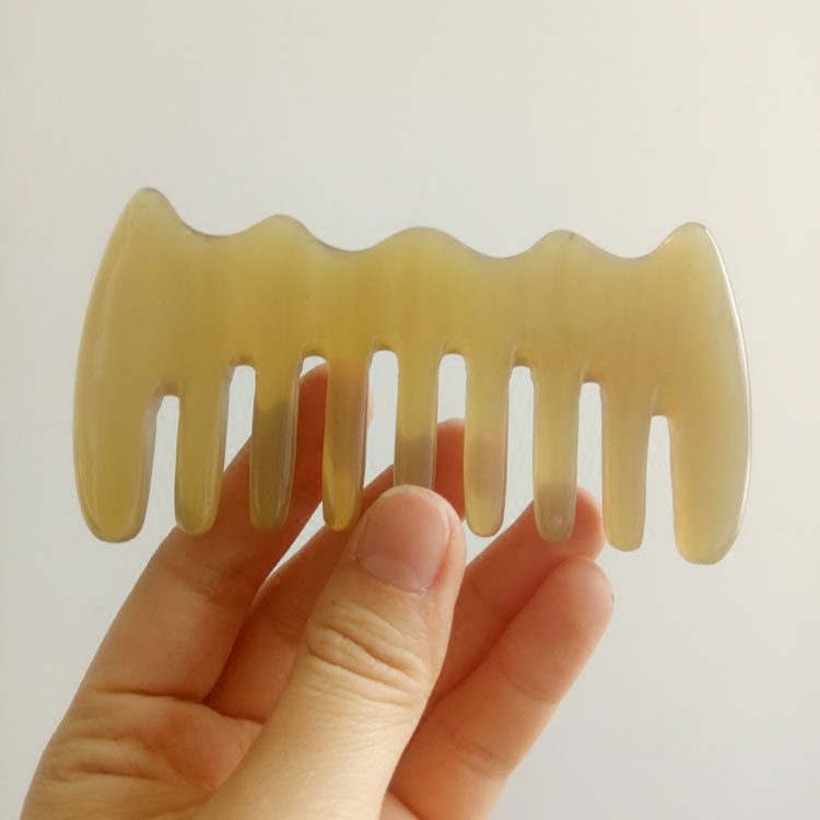 Seven Gg new multifunction full body universal scraping massage Meridian Comb Chest Head Acupoint Massage