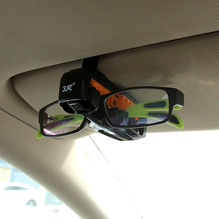 Солнцезащитные очки для автомобиля