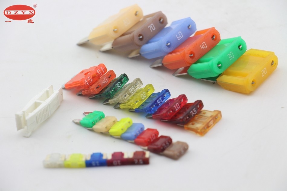 Car fuse insert car small and medium mini 5A 7 5A 10A 15A 20A 25A 30A 40A