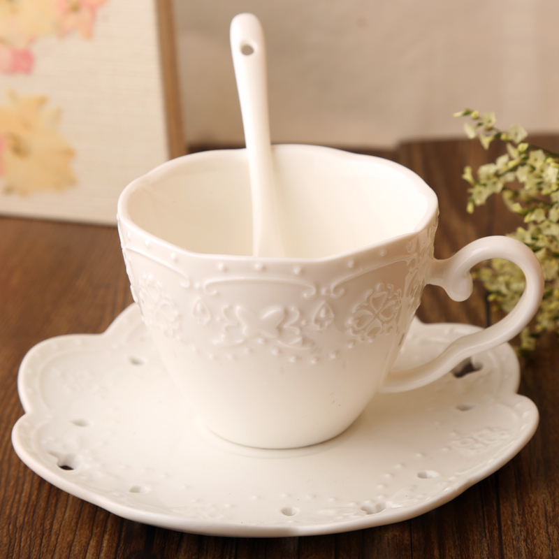 New bone china White porcelain petal edge relief European ceramic coffee cup saucer Beautiful butterfly flower small water cup