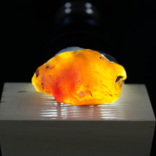 Natural Burmese amber (Pearl Pearl Pearl) raw stone gold wax Glenper