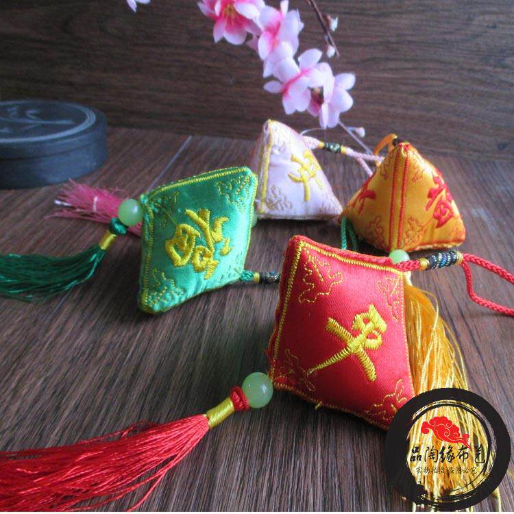Jiming Temple sachet Chinese style embroidery car pendant jewelry Wangyun small kit Faxi Temple sachet knot hair kit