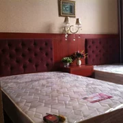 Tùy chỉnh Express Hotel Bed Toàn bộ chuỗi căn hộ Khách sạn Đơn tiêu chuẩn Nội thất phòng Khách sạn mềm cạnh giường