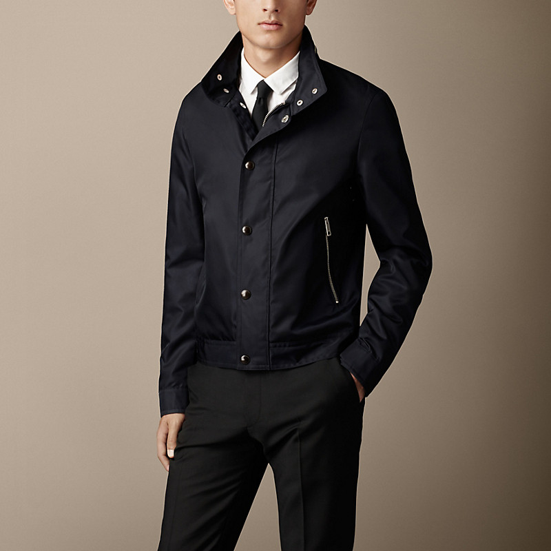 Burberry博柏利 防风雨轻便连衣帽短外套 39549661