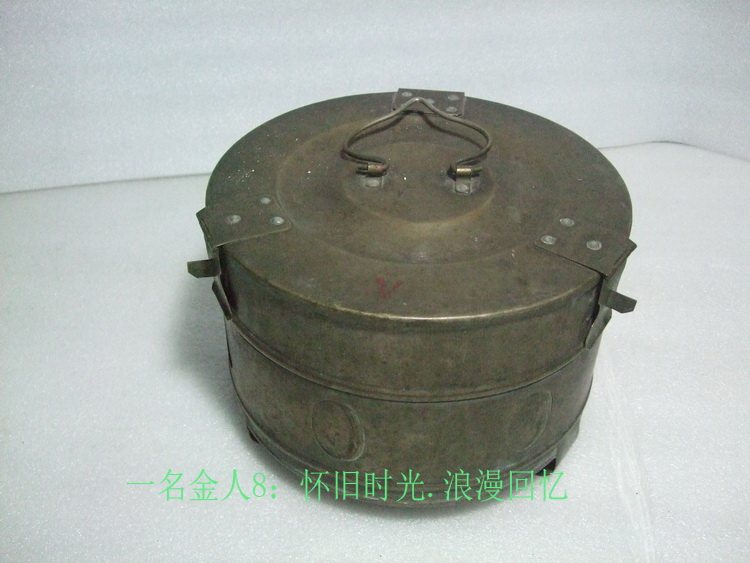 Old objects Old copper-made stove can be collected for making film and TV props shop window display collection decoration decoration