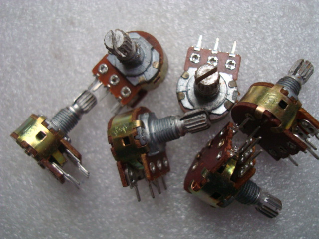 Original potentiometer B50K 3 feet single with switch potentiometer a total of 600 = 1000 yuan