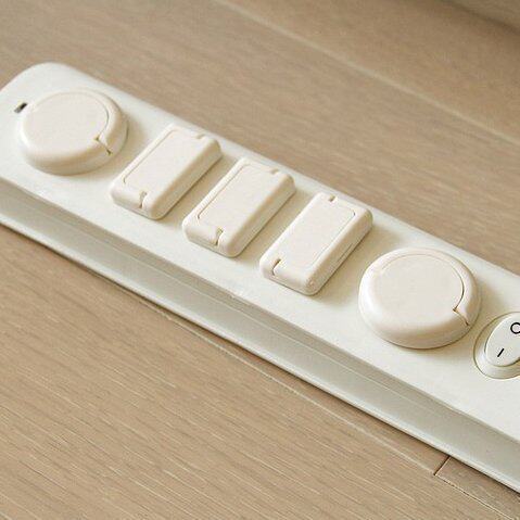 Japan KONEKI Child anti-electric socket protective cover Baby anti-electric shock protective lock Safety power lock safety plug