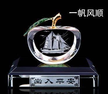 新品水晶创意3D内雕苹果汽车香水座式摆件保平安车内载装饰车用品