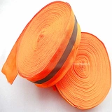 Полученная взлетно -посадочная полоса с предупреждением о предостережении безопасности с легкой атлетикой, финальным спринтом с пляжным волейболом, футбольным полевым краем